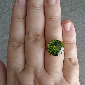 Gold Ring stamped (14k?) Peridot solitaire ♥